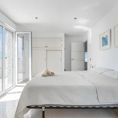 Modern With Great Location *