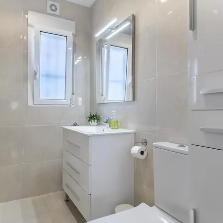 Modern With Great Location *
