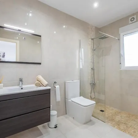 Modern With Great Location 빌라 시우다드 케사다