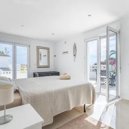 Modern With Great Location 빌라