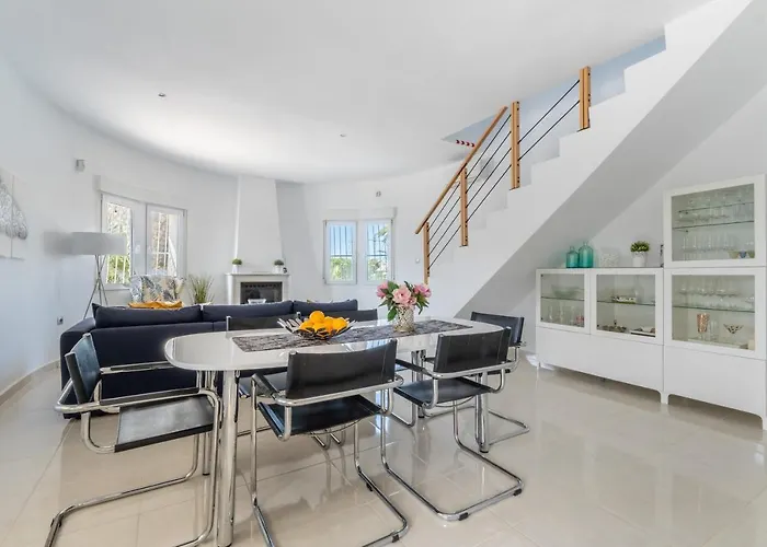 Modern With Great Location Villa
