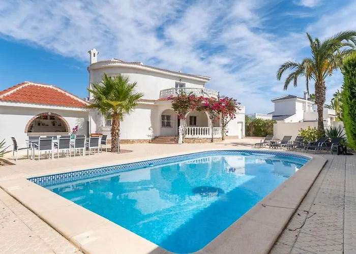 Villa Modern With Great Location *