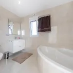 ヴィラ Modern With Great Location