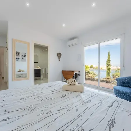 Modern With Great Location Villa