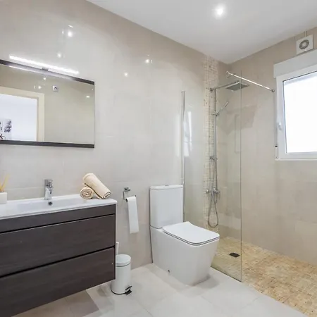 Villa Modern With Great Location *