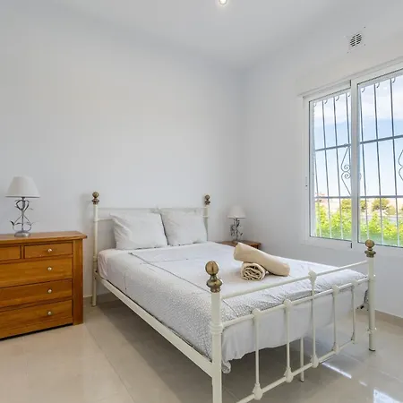 Villa Modern With Great Location *