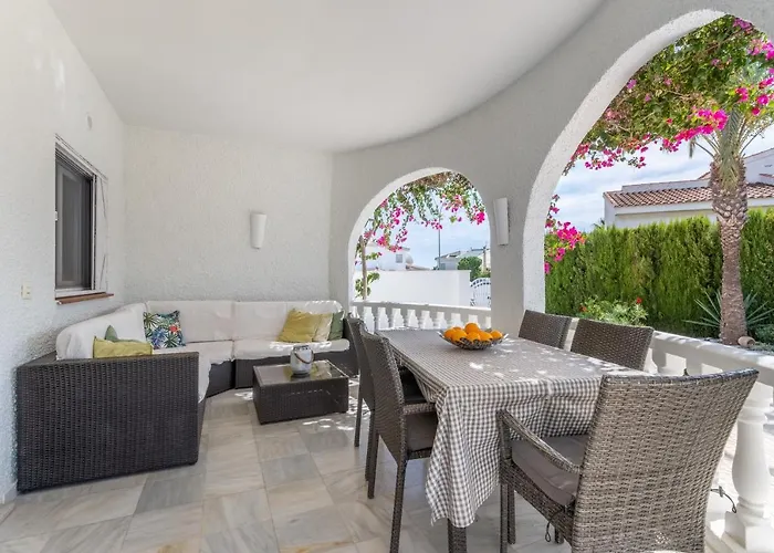 Вилла Modern With Great Location Сьюдад-Кесада