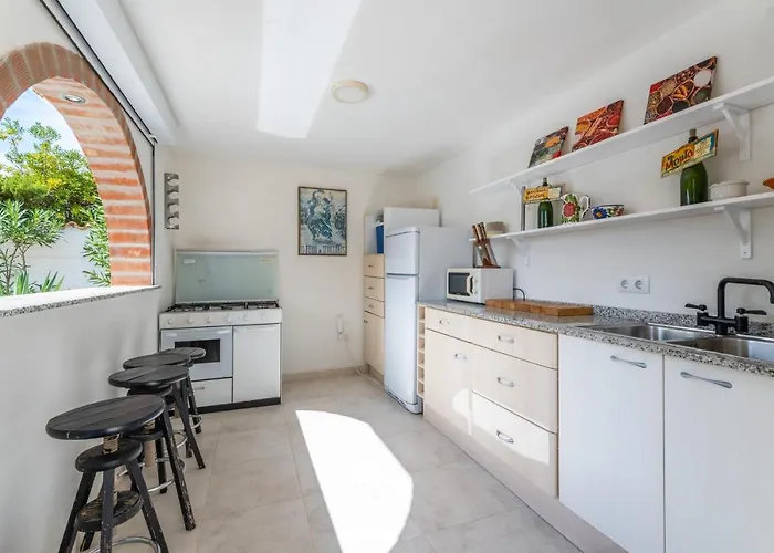 Modern With Great Location Вилла *