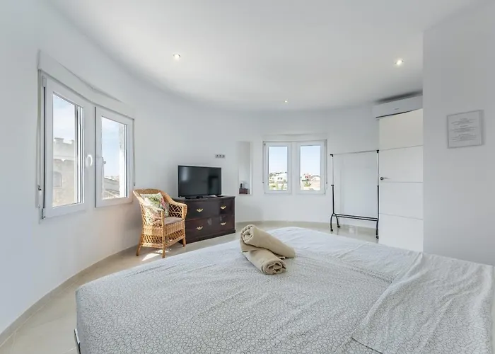 Вилла Modern With Great Location Сьюдад-Кесада